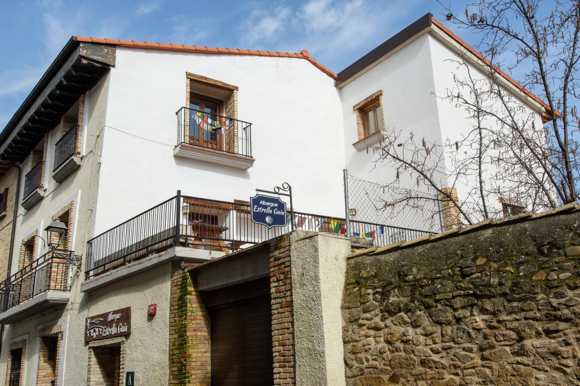 Albergue Estrella Guia Puente la Reina Zewnętrze zdjęcie