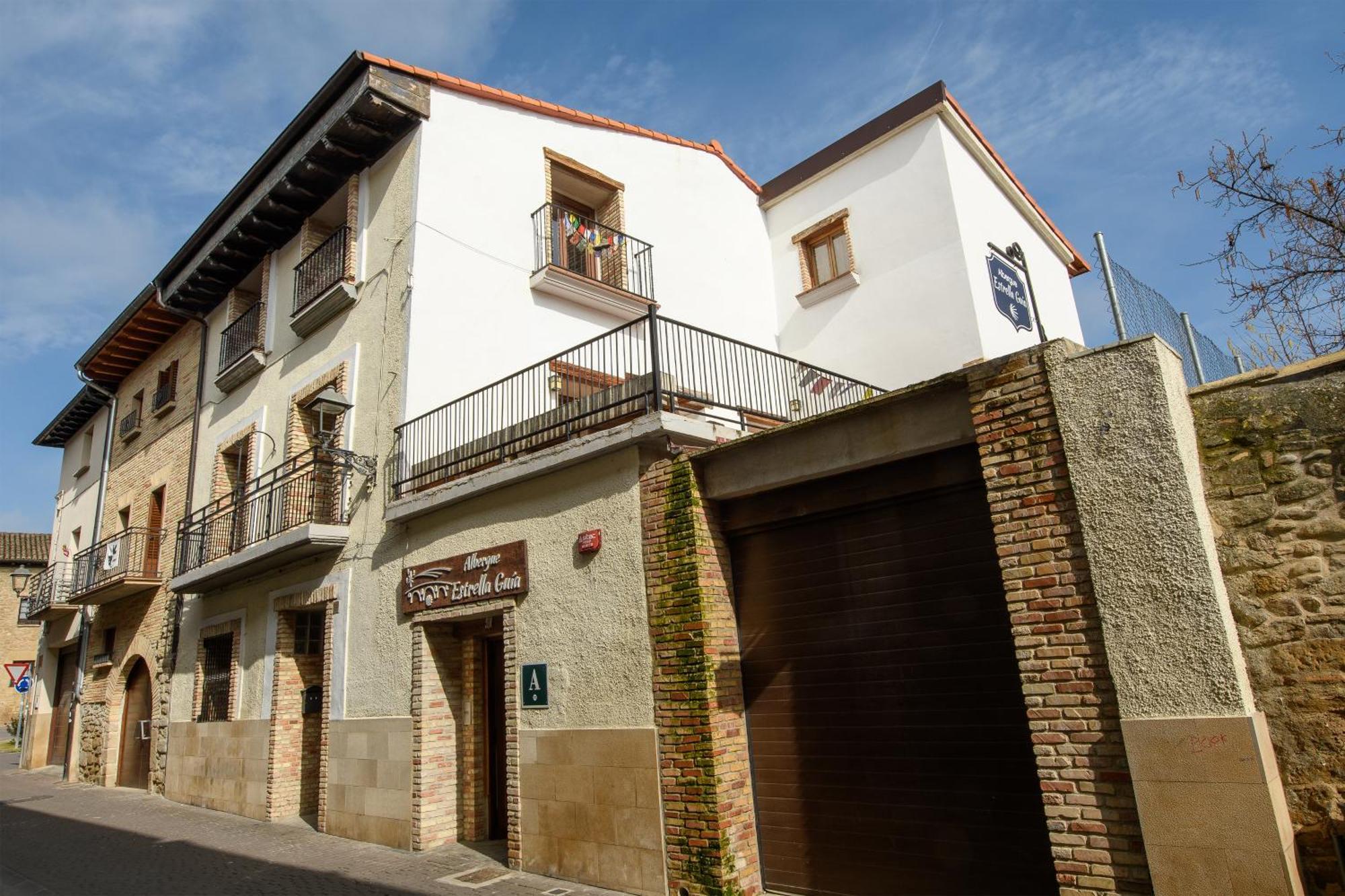 Albergue Estrella Guia Puente la Reina Zewnętrze zdjęcie